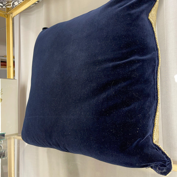 Artisan-made reversible velvet cushion 60×60
