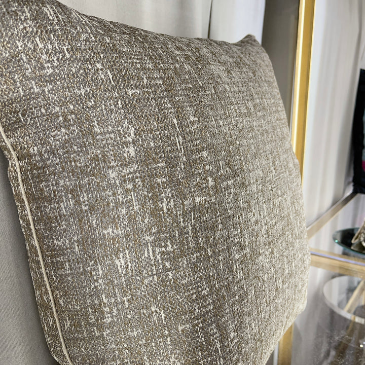 Shimmer-effect cushion 50×50 – Dark natural