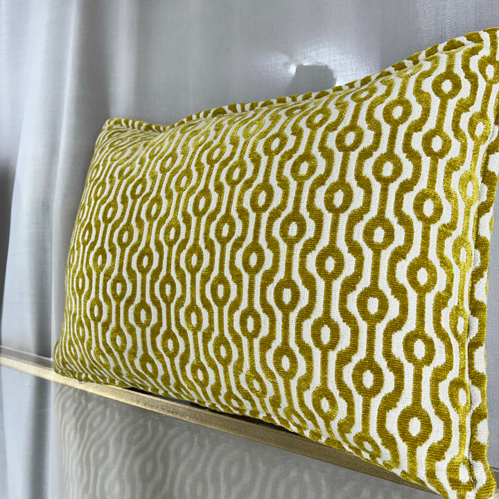 Dekokissen mit königlichem Motiv 50×30 – Gold