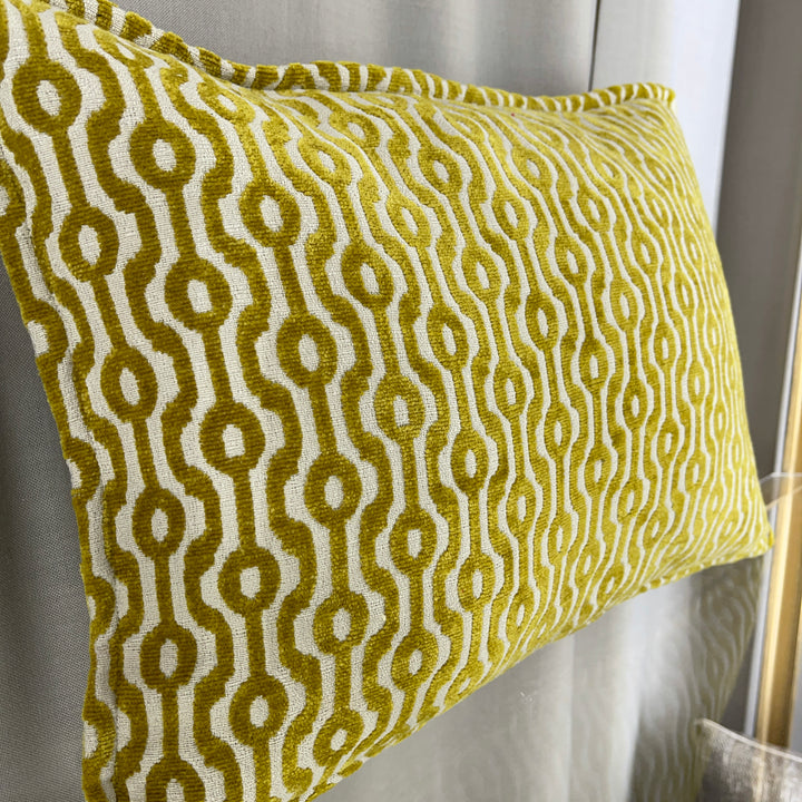 Dekokissen mit königlichem Motiv 50×30 – Gold