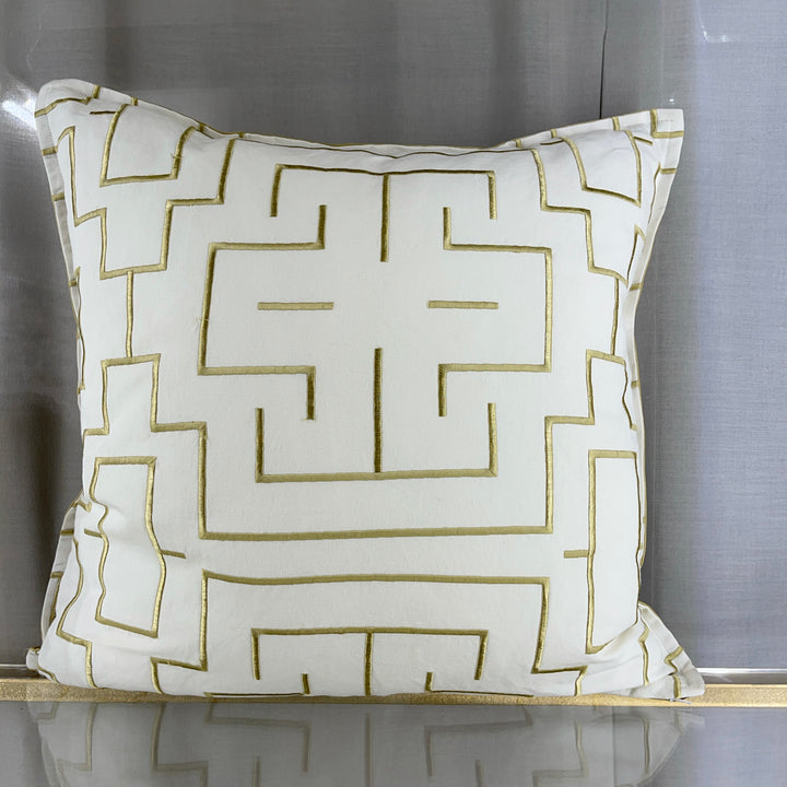 Coussin labyrinthe 50×50