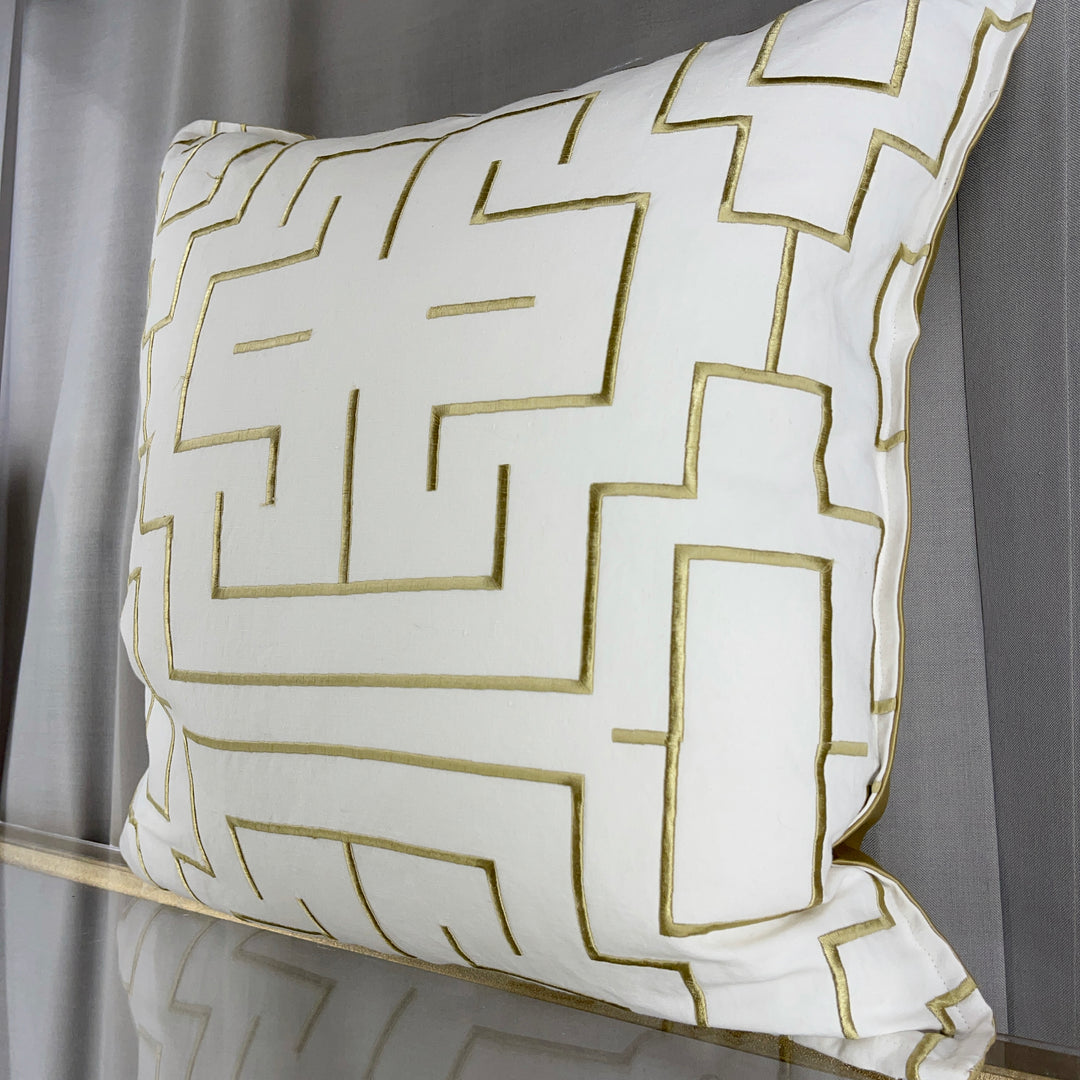 Coussin labyrinthe 50×50