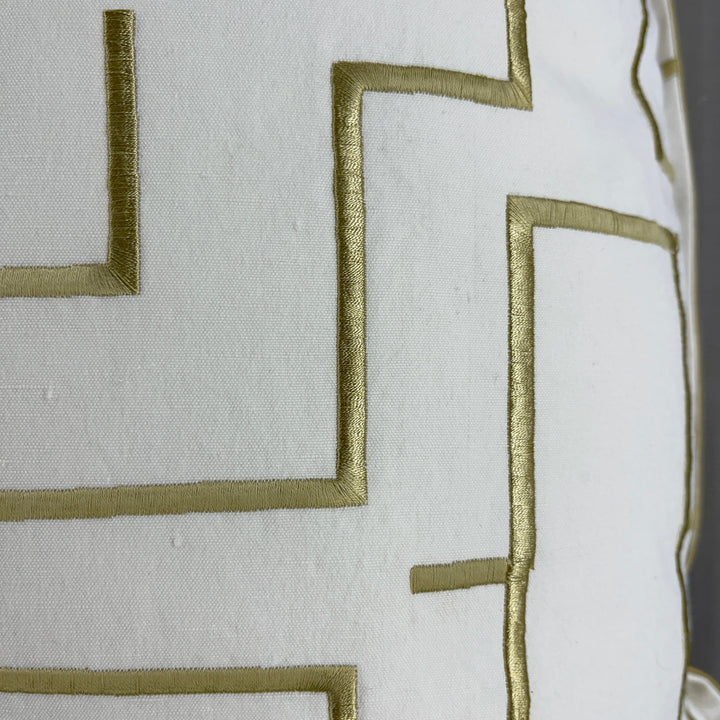 Coussin labyrinthe 50×50