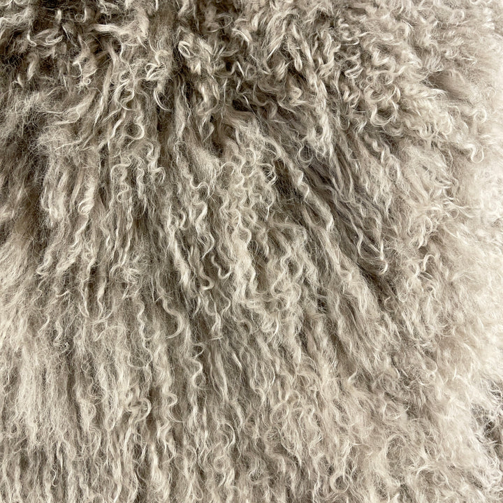 Coussin en fourrure véritable à poils longs 40×40 – Marron