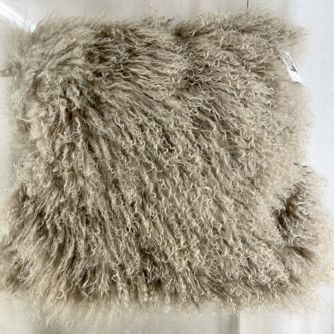 Coussin en fourrure véritable à poils longs 40×40 – Marron