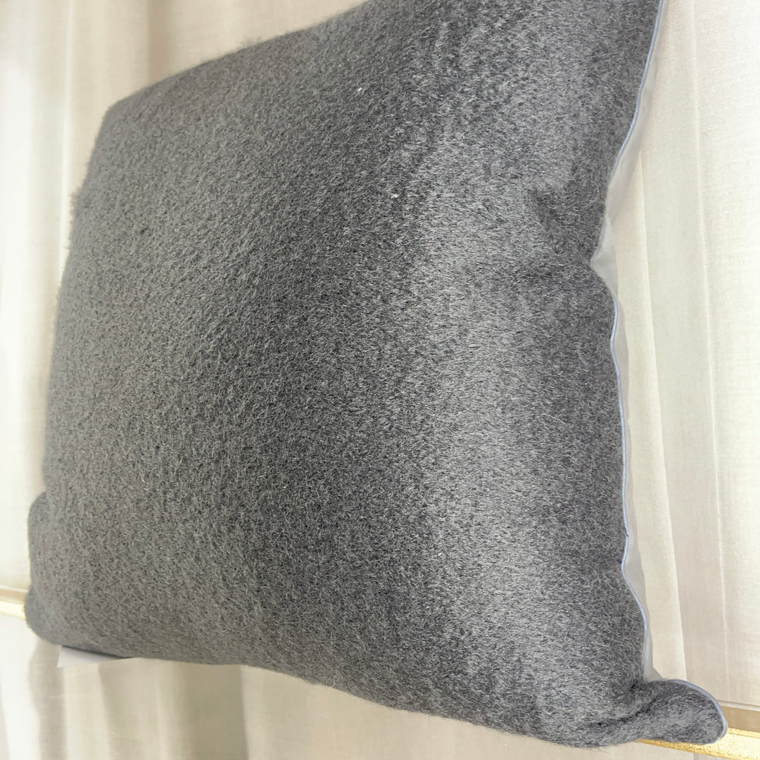 Cuscino a pelo corto 50×50 – Grigio