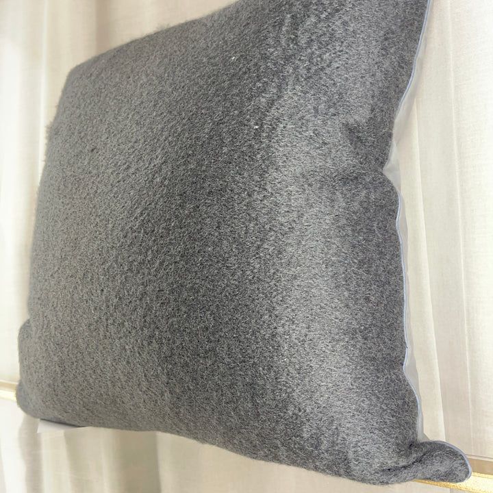 Cuscino a pelo corto 50×50 – Grigio