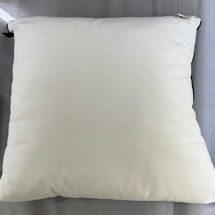 Large reversible velvet cushion 50×50 – Black and ivory