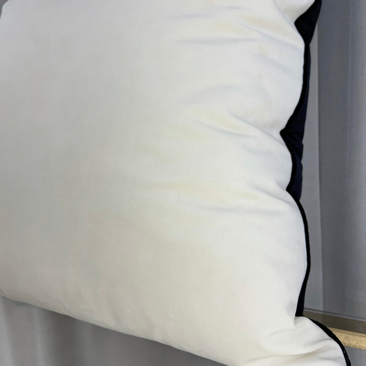 Large reversible velvet cushion 50×50 – Black and ivory