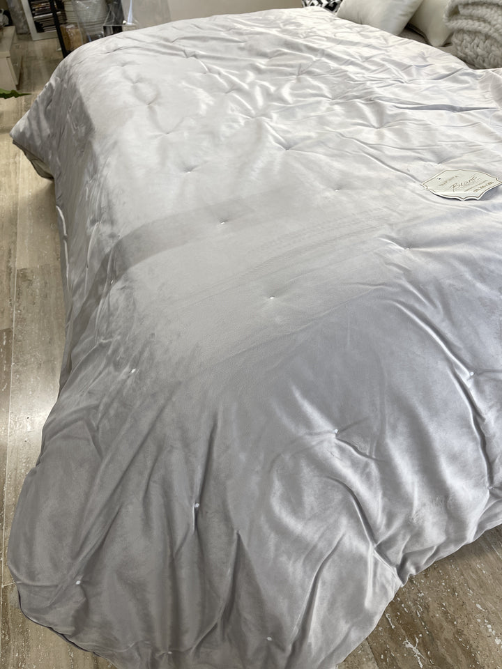 Couette 2 places en velours confectionnée en atelier 270×280