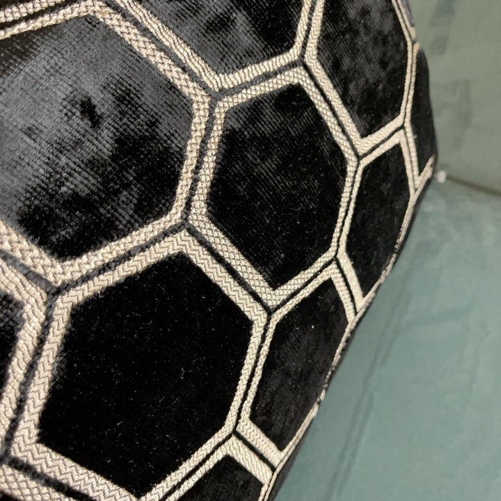 Cuscino a esagoni 60×40 – Nero