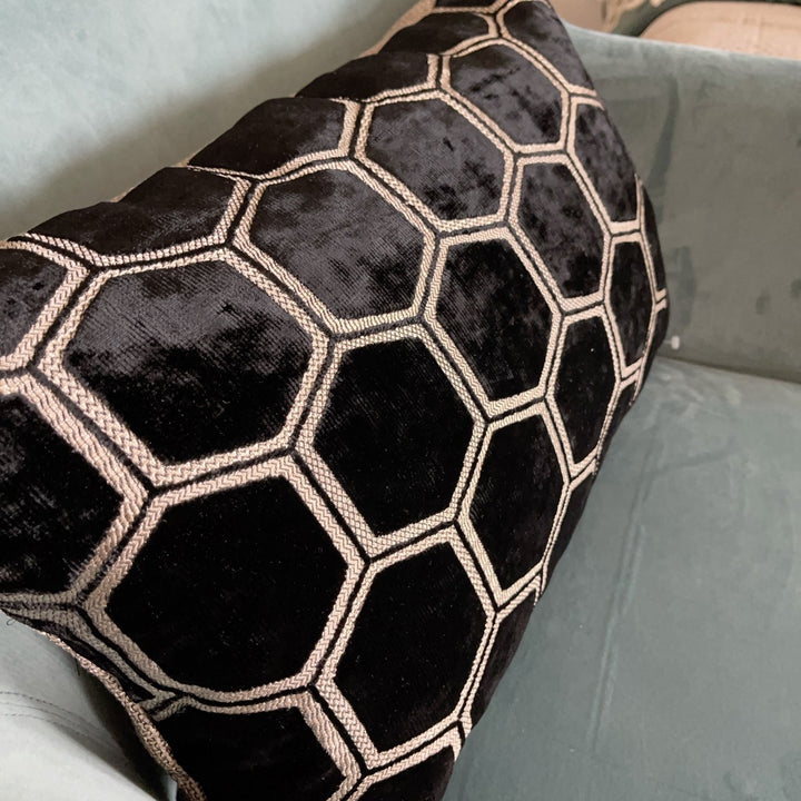 Cuscino a esagoni 60×40 – Nero