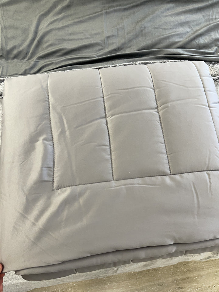 Trapunta Blanc Mariclò 220×260 – Grigio e bordeaux